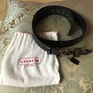 New Coach Black Leather Belt w/ solid Brass buckle